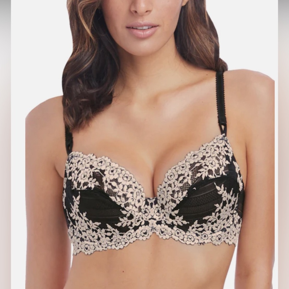 Wacoal Embrace Lace Black & Cream Underwire Bra EUC